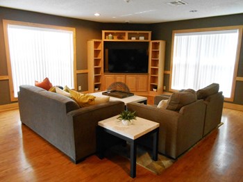 Fox Run Apartments Lounge